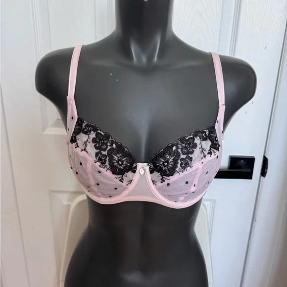 bra - Picture 1 of 4